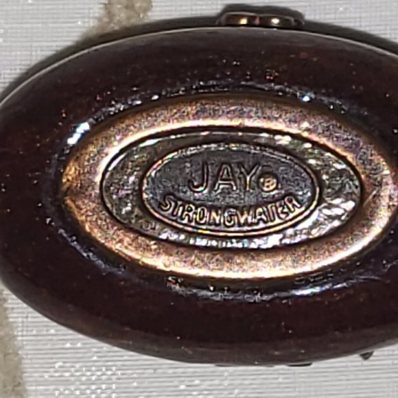 Jay Strongwater Oval Trinket Box Bee with Leaves - Picture 7 of 11